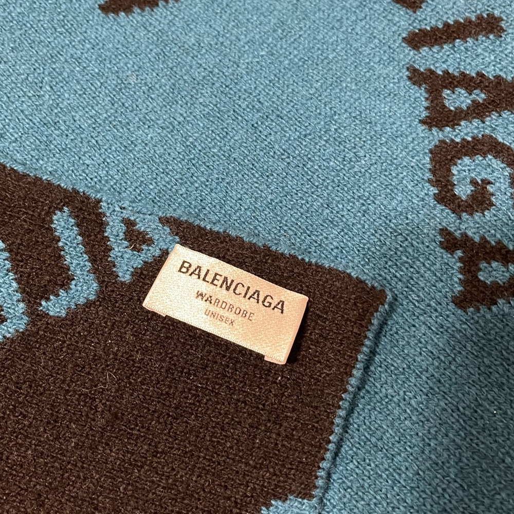Balenciaga Logo Scarf UNISEX - Picture 3 of 4